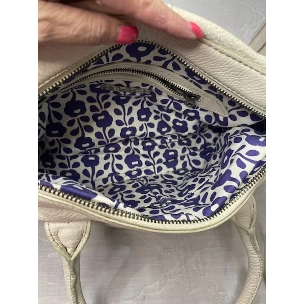 Preloved Marc by Marc Jacobs Classic Q Cream Leather Handbag – Floral Interior - Picture 3 of 3